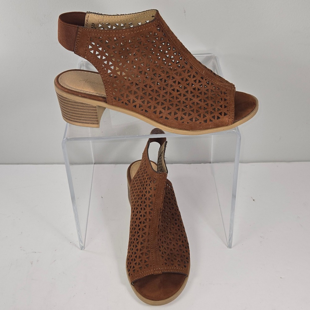 American Eagle Brown Laser Cut Block Heel Sandals Womens Size 7 Open Toe